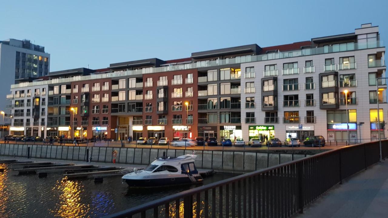 Waterlane W Oknami Na Rzeke - Marina View - Comfy Huoneisto Gdańsk